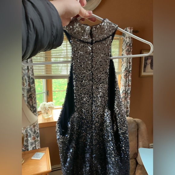 Size 6 - gold and navy sequence .. worn once - Picture 4 of 9